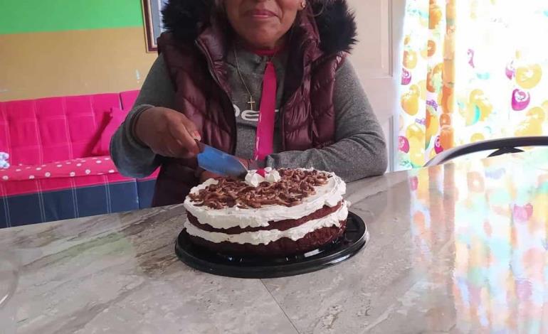 Rico pastel partió María Núñez 