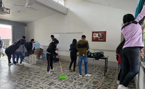 Realizaron limpieza en las aulas del Cobaeh
