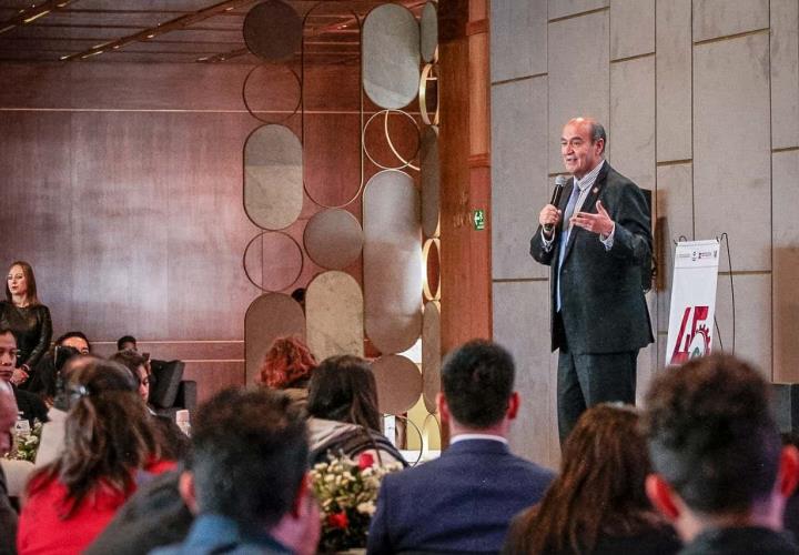 Impartió titular de la SEPH, conferencia magistral en el 4° Encuentro Académico de Docentes Conalep Hidalgo