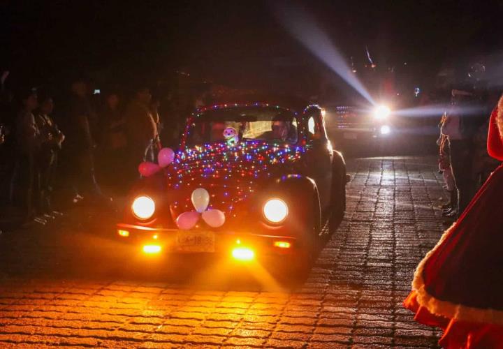 Con éxito se llevó a cabo el Desfile Navideño 2023