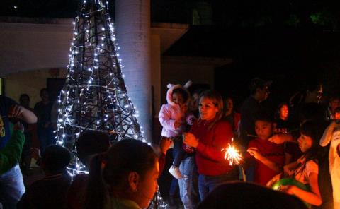 Caravana navideña encabezada por Goyo Cruz visitó localidades