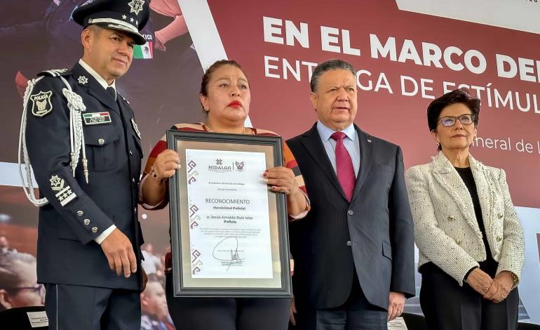 Reconoce Menchaca Salazar esfuerzo y compromiso de las y los policías hidalguenses