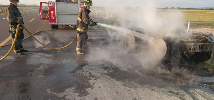 Incendio de  tractocamión