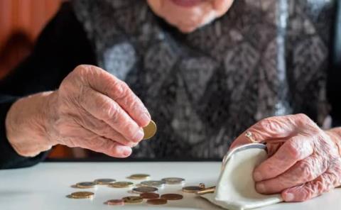 Familiares dejan sin Navidad a abuelitos