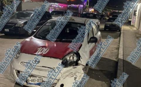 Taxi se impactó contra automóvil
