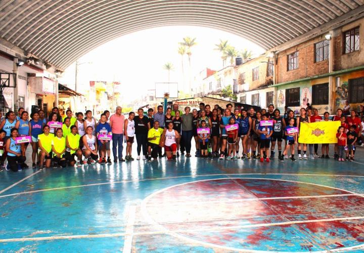 Inauguraron el torneo de Liga de Baloncesto Femenil