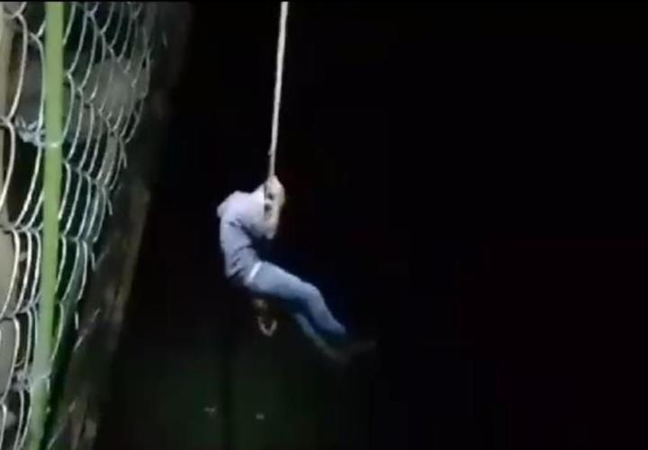 Realizó acrobacias en un puente de Xaltipa; en Año Nuevo escaló el puente metálico