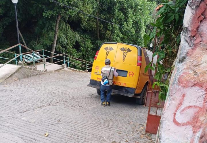 Víbora causó temor a familia en callejón Zoyotla