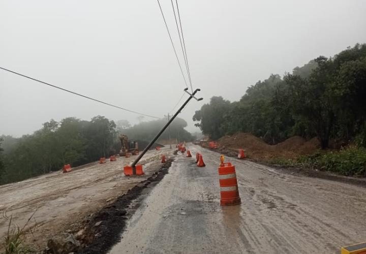 Poste bloqueó la México-Laredo