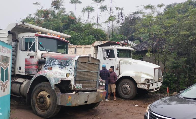 Camioneros retuvieron a personal de constructora