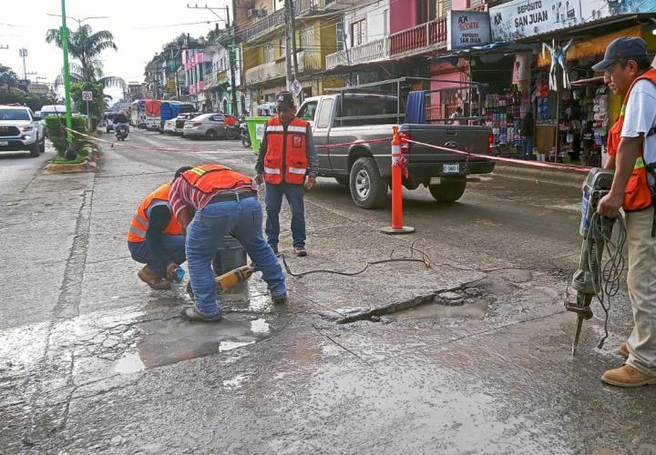 Realizan bacheo en el Boulevard