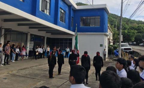 Instituto de la Juventud genera acuerdos con las escuelas 
