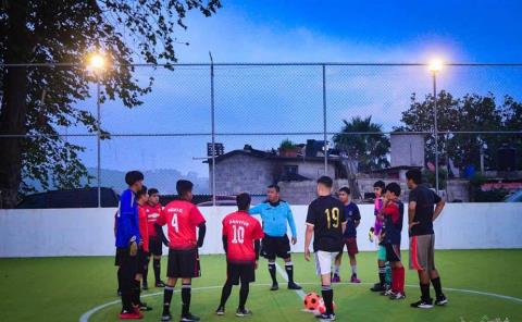 Protestan deportistas por retrasos en liga
