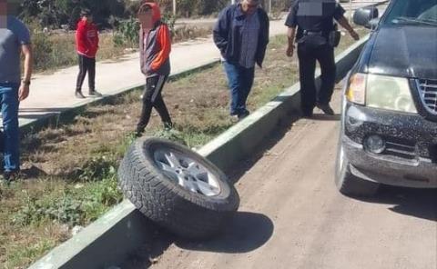 Aparatoso percance vial tuvo una familia