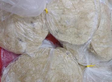 Denuncian venta de tortillas con moho en establecimiento de abarrotes 