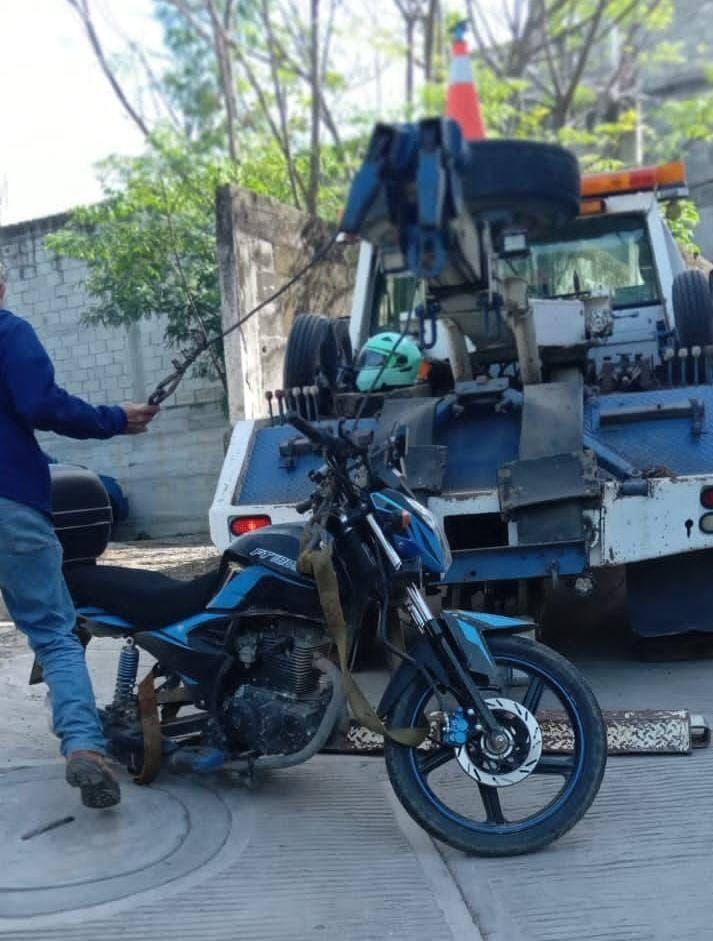 Opera en la ciudad banda de ladrones; roban motos