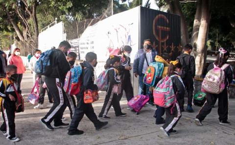 Escuelas mantienen medidas invernales
