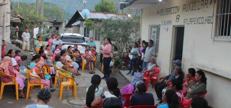 Presidenta del DIF se reunió con madres de familia de Tlachapa
