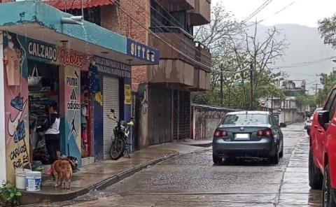 Piden rehabilitar calle en Col. Los Naranjos
