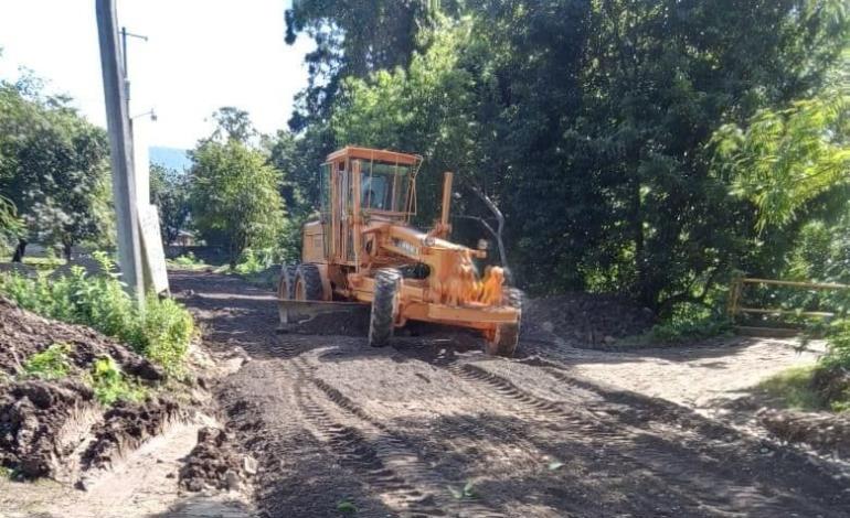 Rehabilitaron calle principal de Tecolotitla