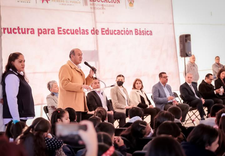 Anuncia SEPH obras para 14 centros educativos en Pachuca