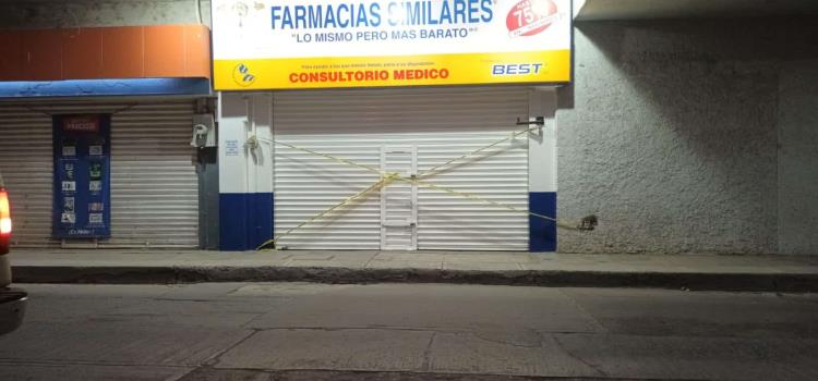 Robaron bóveda de Farmacia Similares