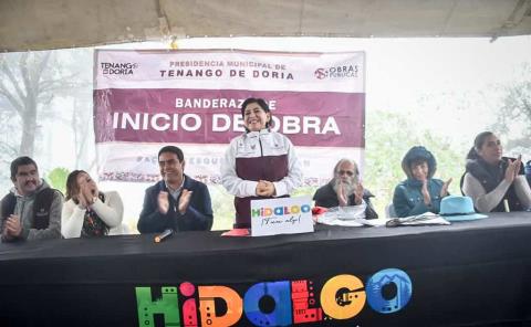 Dan banderazo de inicio a la construcción del arco de bienvenida en Tenango de Doria