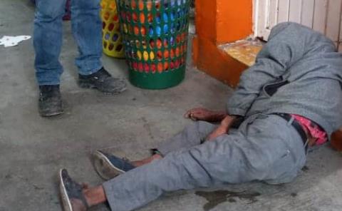 Abuelito terminó descalabrado en zona centro