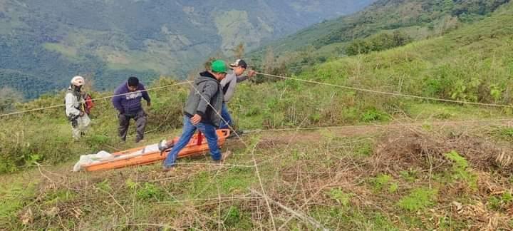 Localizan a masculino en un barranco, pero sin vida