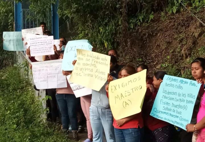 Un solo maestro atiende a 43 alumnos en Tetlalpan; APF explota contra autoridades