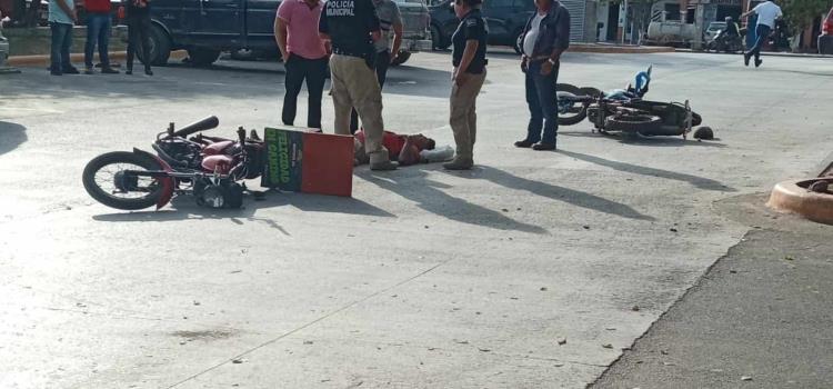 DOS LESIONADOS EN CHOQUE DE MOTOS