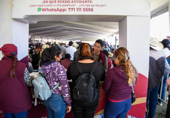 Con mejor infraestructura carretera y apoyos al campo, Rutas de la Transformación llegan a Tecozautla