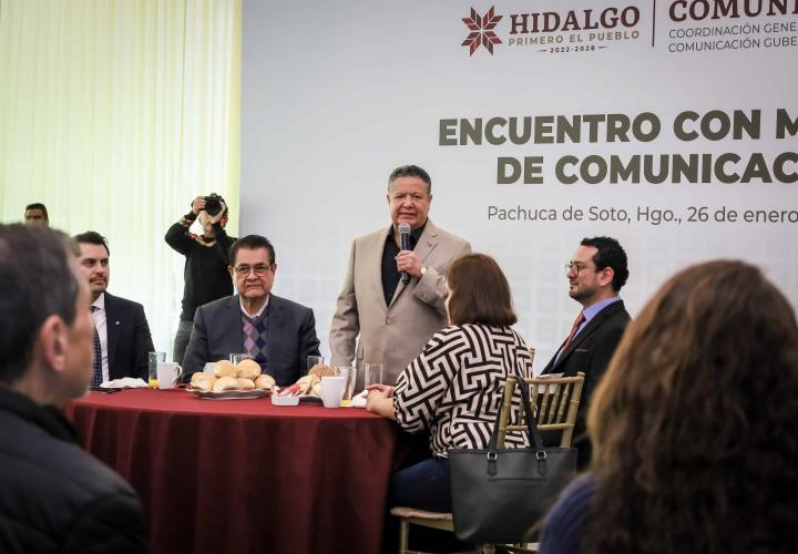 Reconoce Julio Menchaca Salazar el trabajo de periodistas de Hidalgo