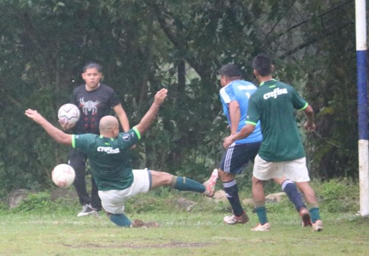 Buenos Aires 3 a 2 Barrio de Guadalupe en liguilla master