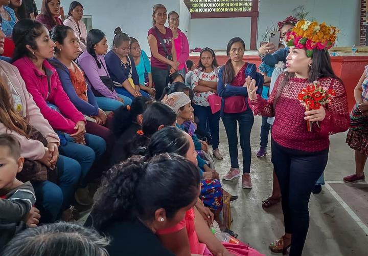 Apoyos a mujeres se otorgan sin intermediarios