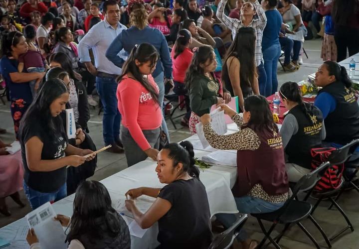 Apoyos a mujeres se otorgan sin intermediarios