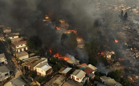 Aumenta a 56 los mu3rt0s por devastadores incendios en Chile