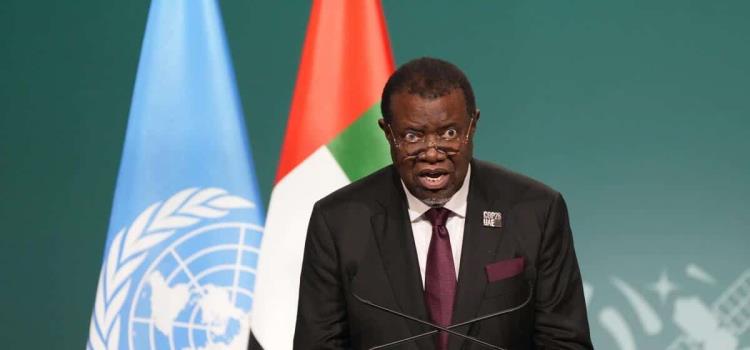 Mu3r3 el presidente de Namibia, HageGeingob