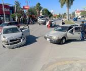 Chocaron autos en Bulevar y Reforma