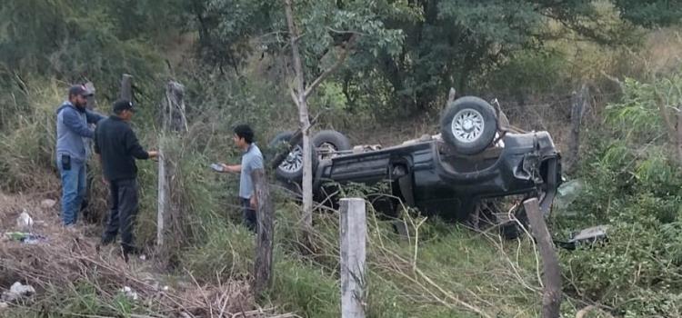 VOLCÓ UNA CAMIONETA