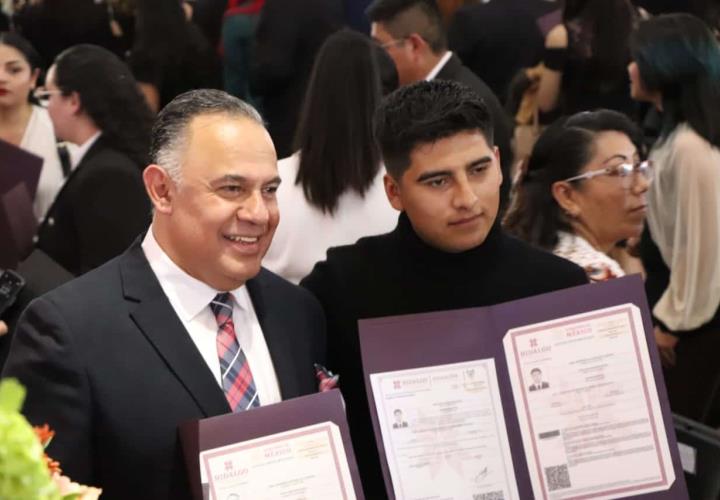 UPT entregó 580 títulos y cédulas profesionales