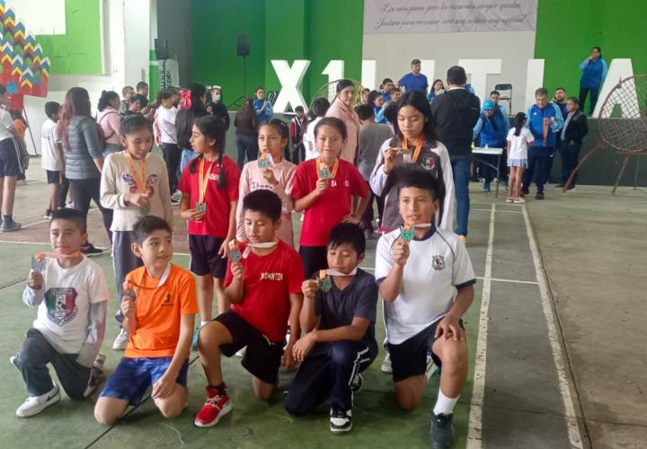 Escuela de Badminton al estatal de primarias