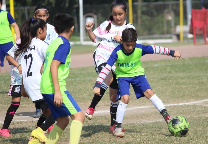 Twins FC vs. Temamatla choque estelar infantil B