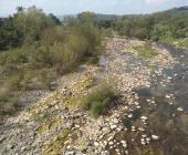 Desciende el cauce del río en el Zacayahual
