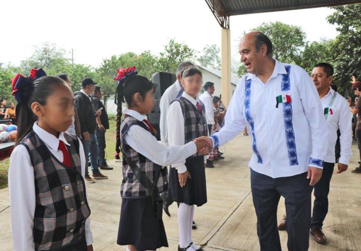 Resalta SEPH preservación de lenguas maternas en las aulas