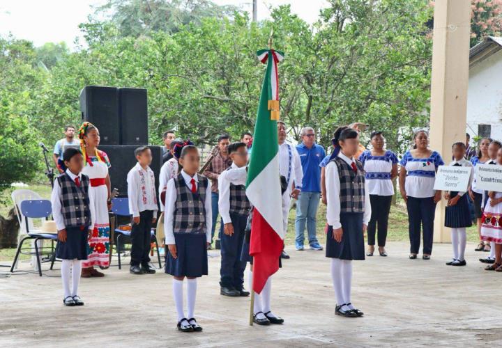 Resalta SEPH preservación de lenguas maternas en las aulas