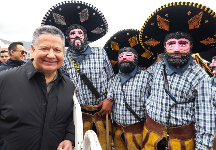 Presente la magia de los carnavales  en Plaza Juárez