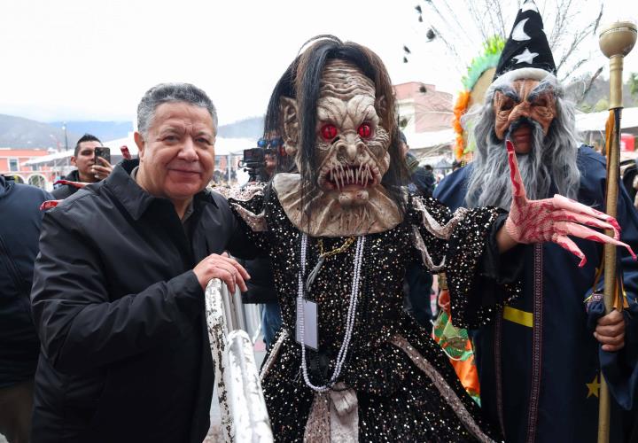 Presente la magia de los carnavales  en Plaza Juárez