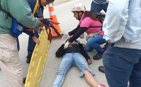 Mujer atropellada por un motociclista