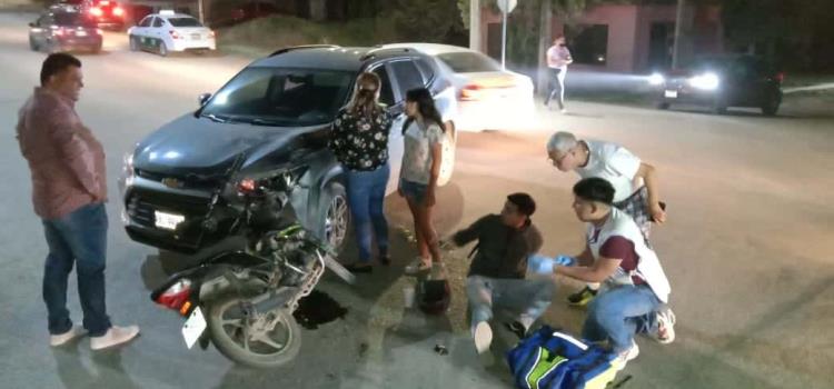 Herido en choque joven motociclista